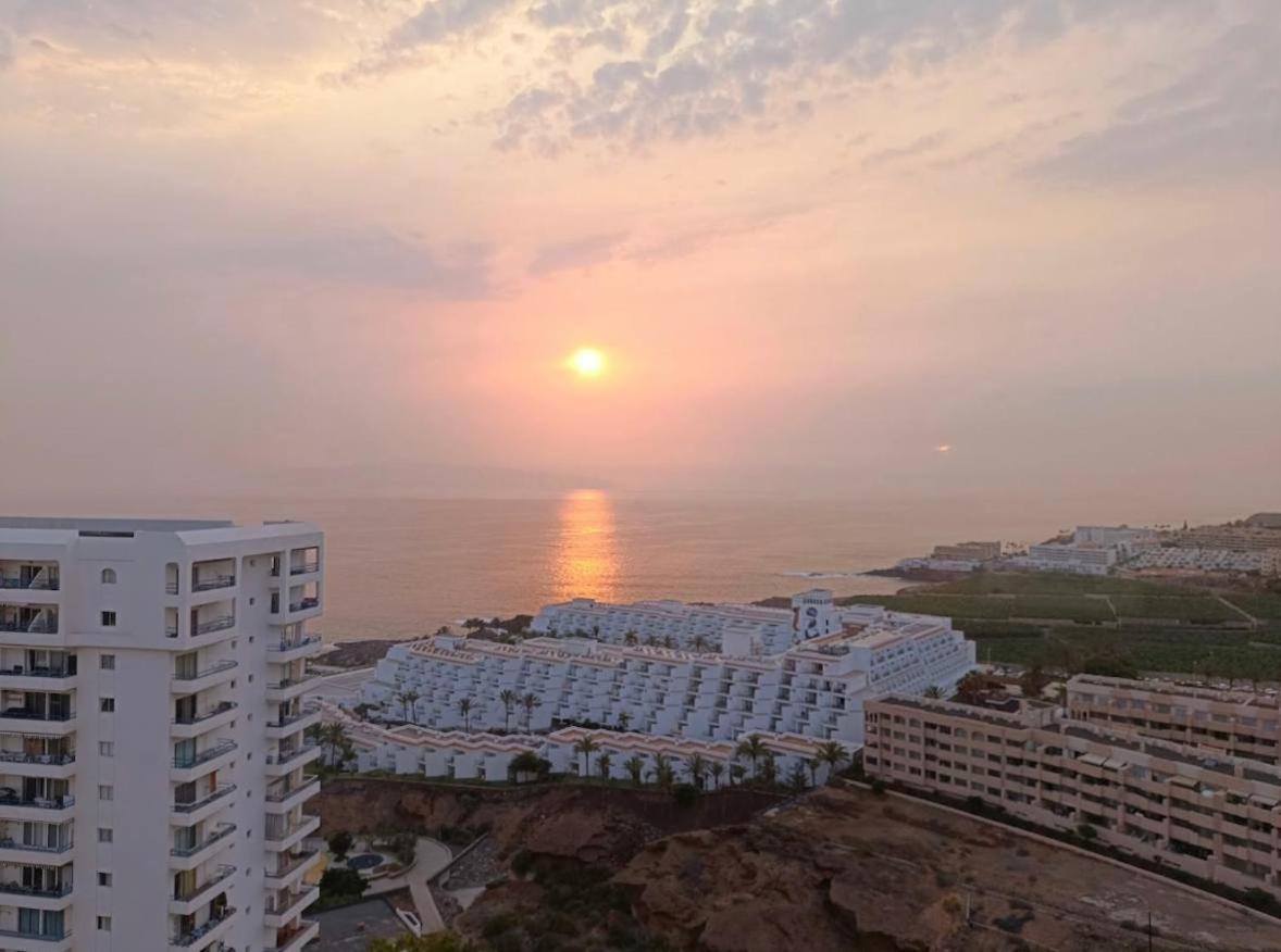 Apto Increible, Acogedor, Luminoso De Ambiente Muy Relajante Con Excelentes Vistas Y Servicios/ Amazing Apt With Sunset Lovely Views Apartman Costa Adeje  Kültér fotó